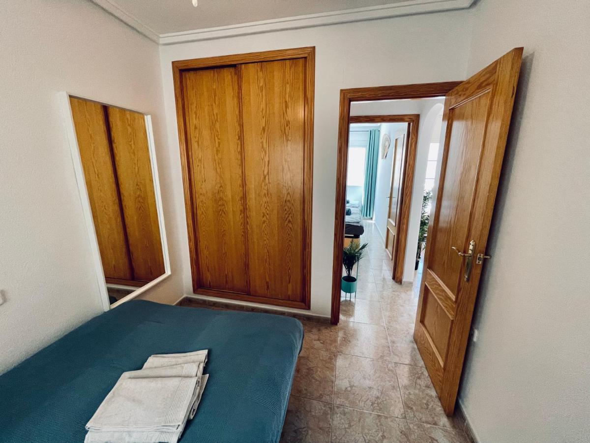 El Papagayo Apartment 2 Mins Walking To The Beach Torrevieja Kültér fotó