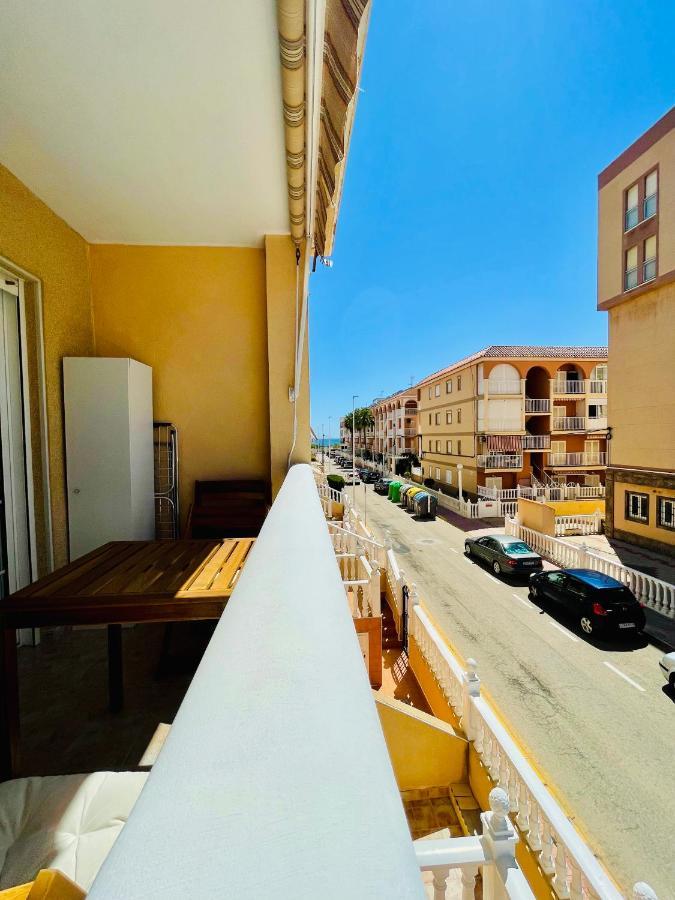 El Papagayo Apartment 2 Mins Walking To The Beach Torrevieja Kültér fotó
