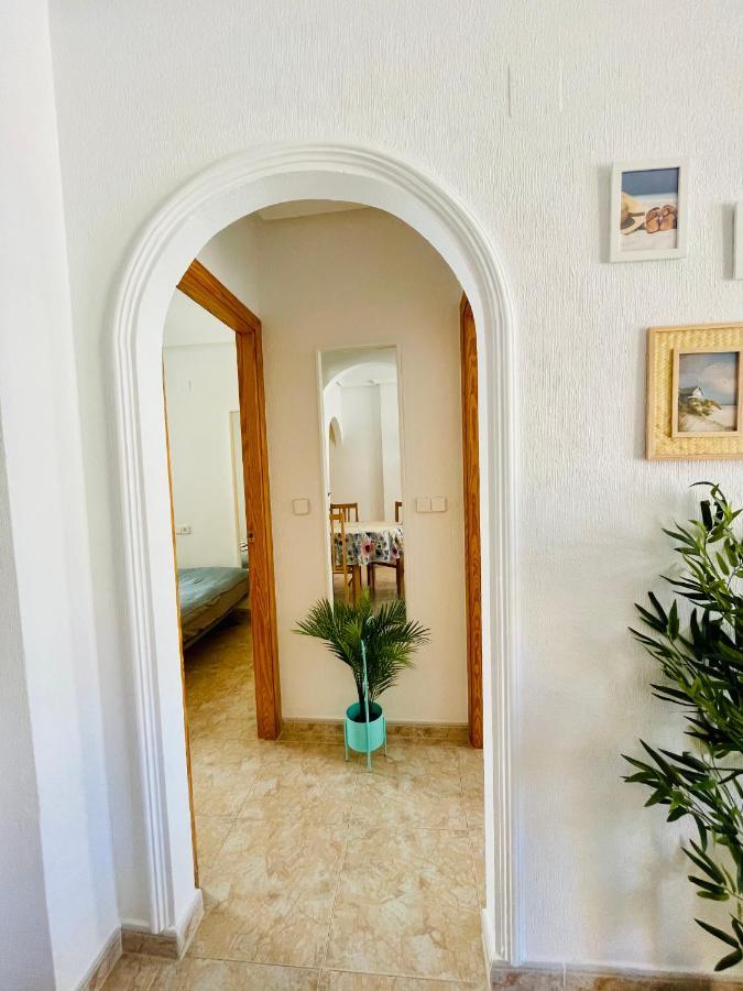 El Papagayo Apartment 2 Mins Walking To The Beach Torrevieja Kültér fotó